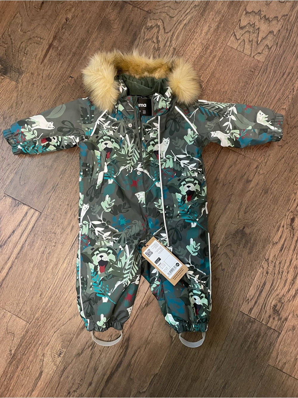NWT Reima snowsuit 9-12 months. Green Forest-Print